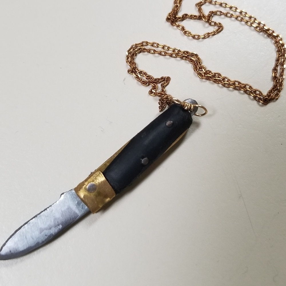 Vintage knife necklace handpainted - Picture 3 of 4